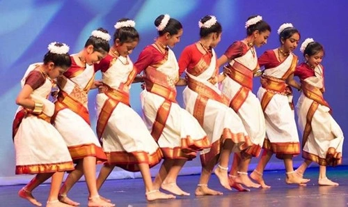 Jhumur Dance