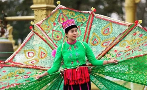 Khampti Dance